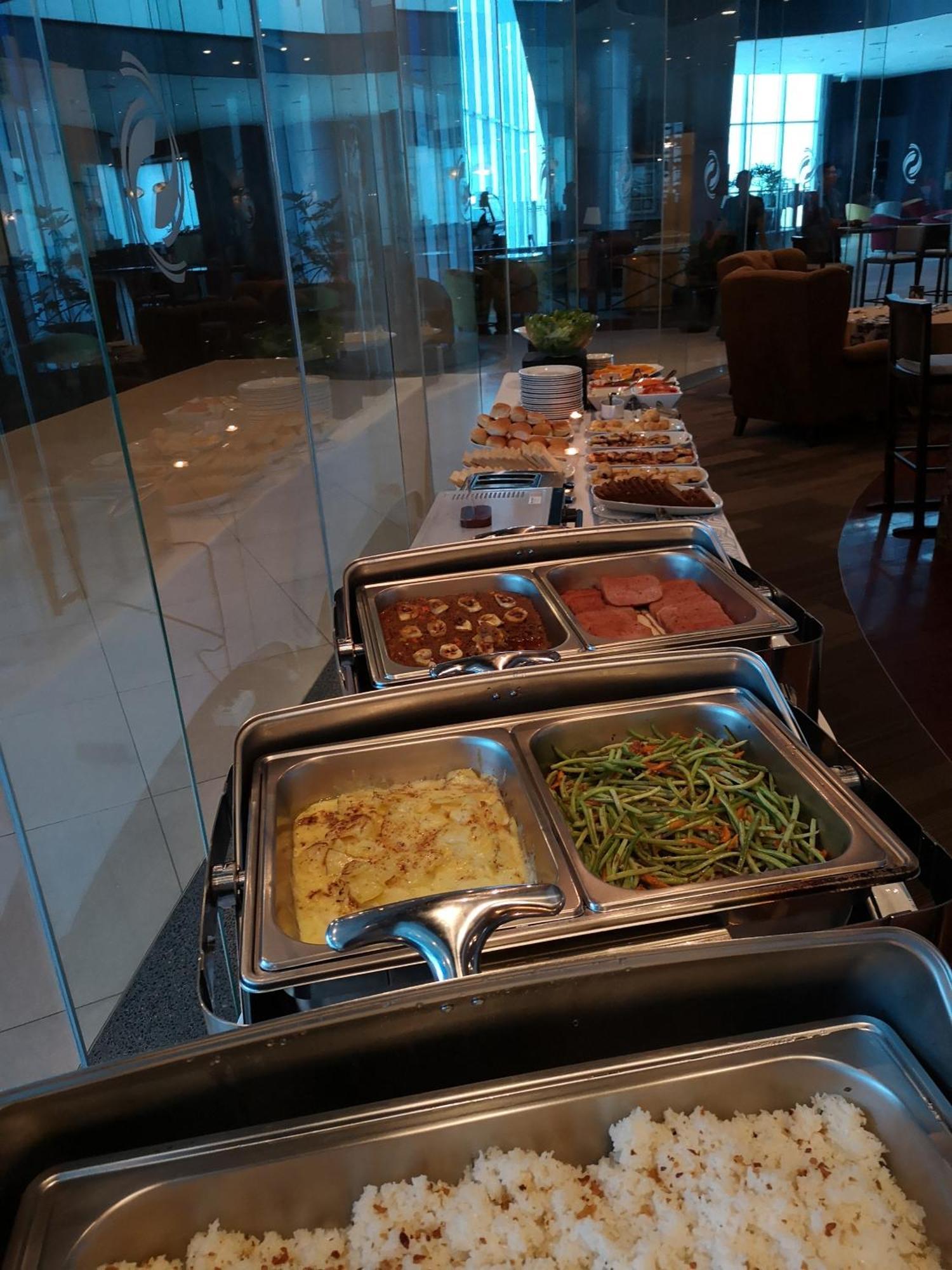 The Alpha Suites San Pedro Makati Eksteriør billede