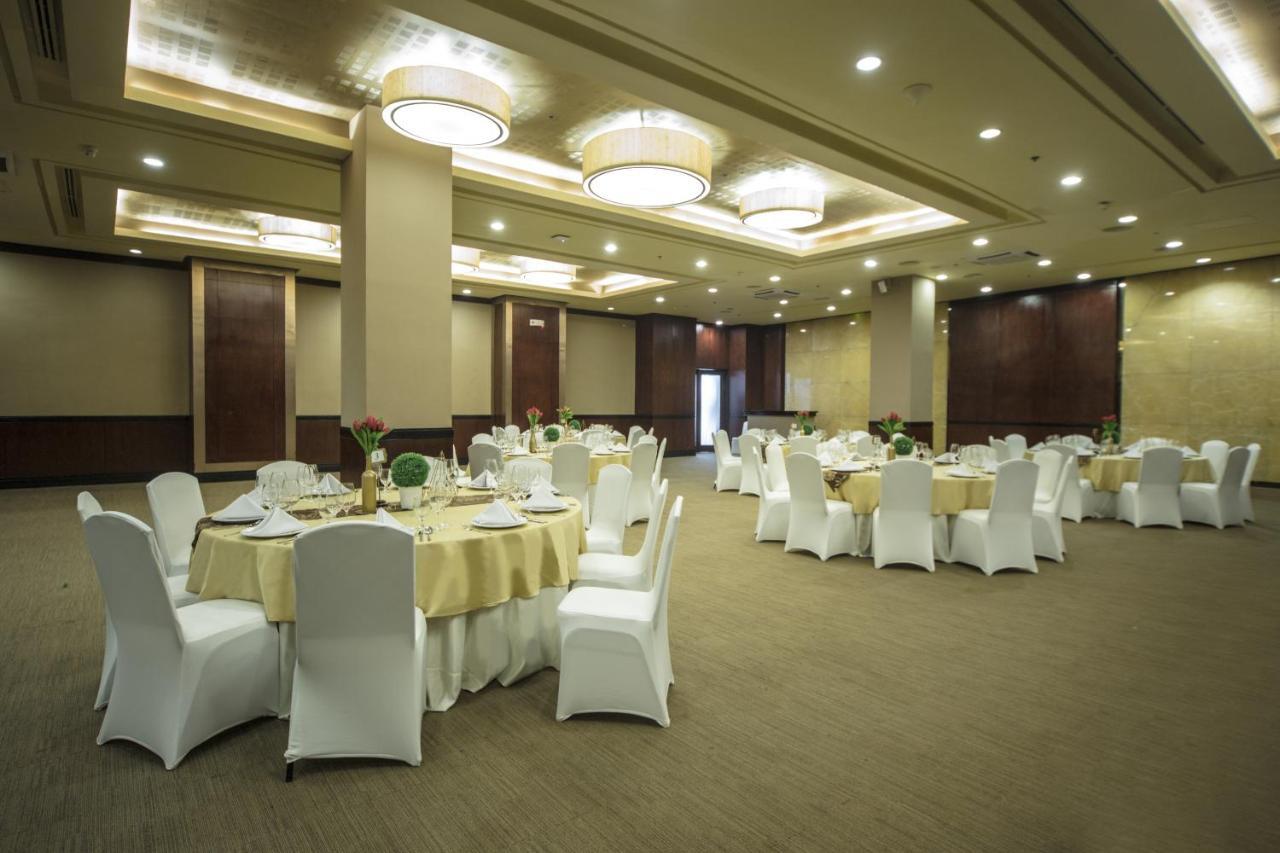 The Alpha Suites San Pedro Makati Eksteriør billede